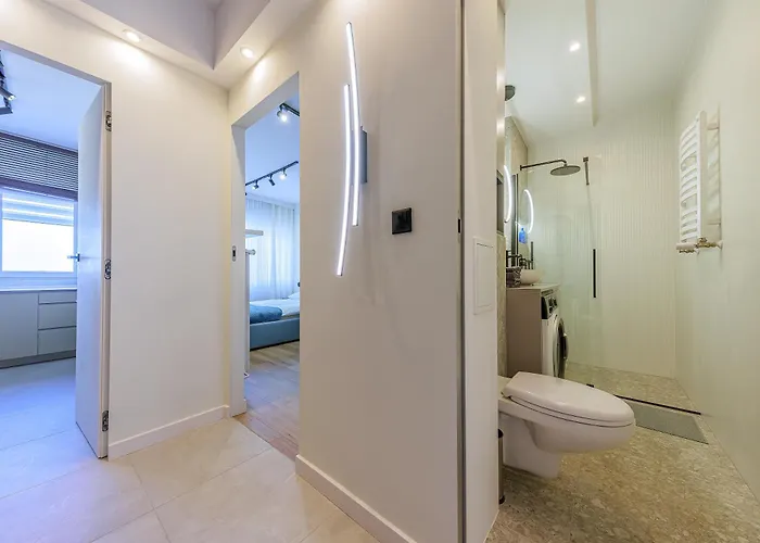 Hello Classy Royal *